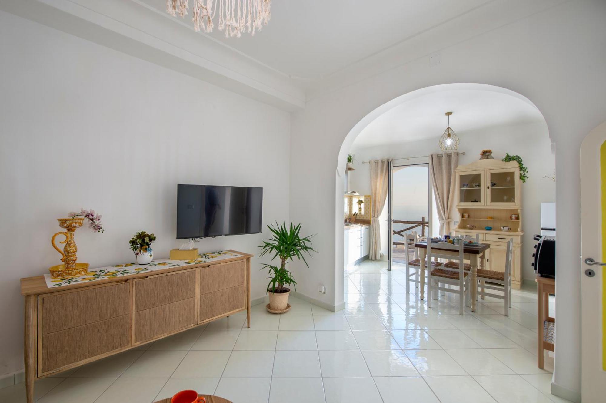 Aria Di Mare,Near Elevator, Few Steps, Parking, Garden Apartment Позитано Екстериор снимка