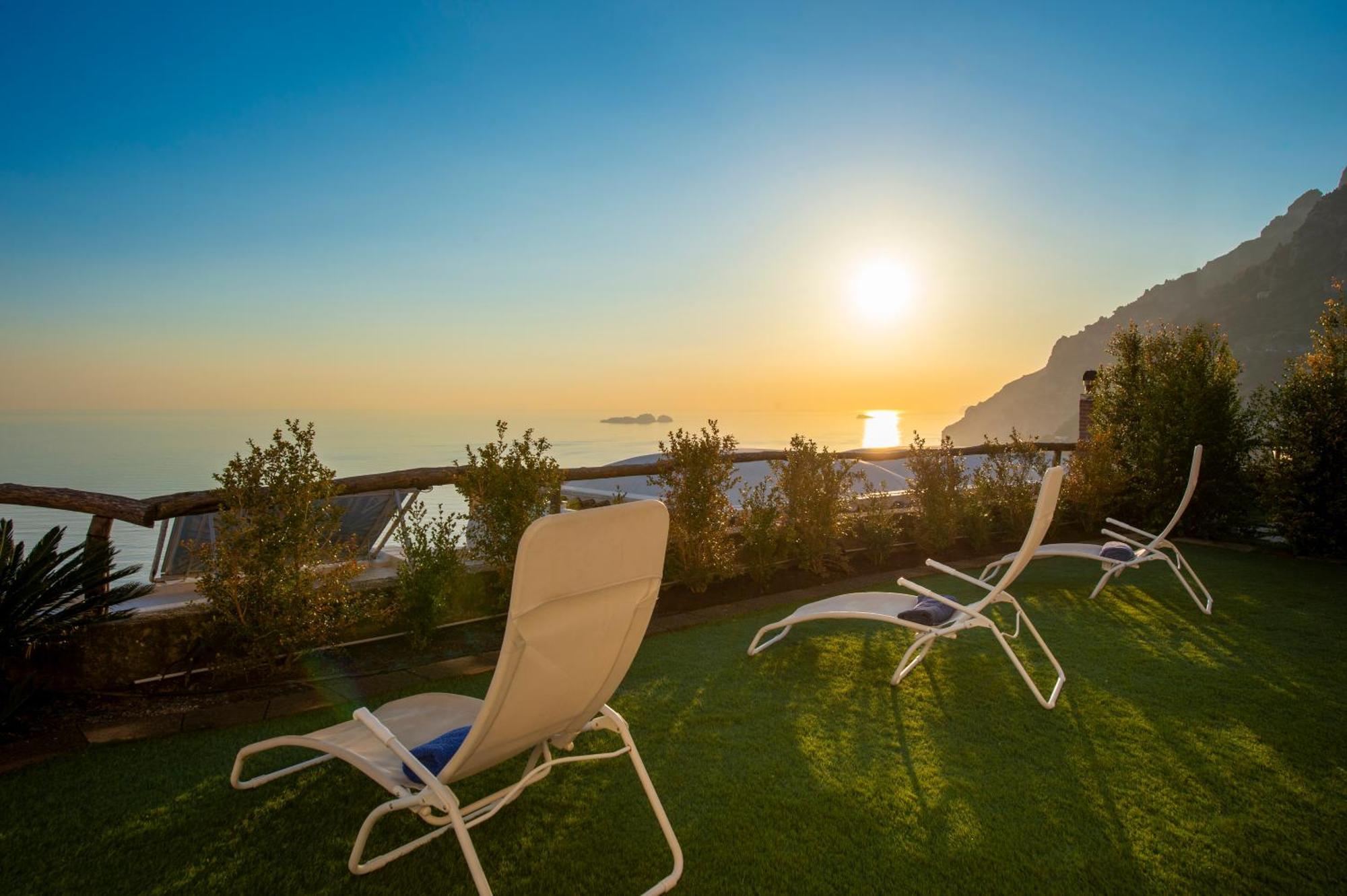 Aria Di Mare,Near Elevator, Few Steps, Parking, Garden Apartment Позитано Екстериор снимка