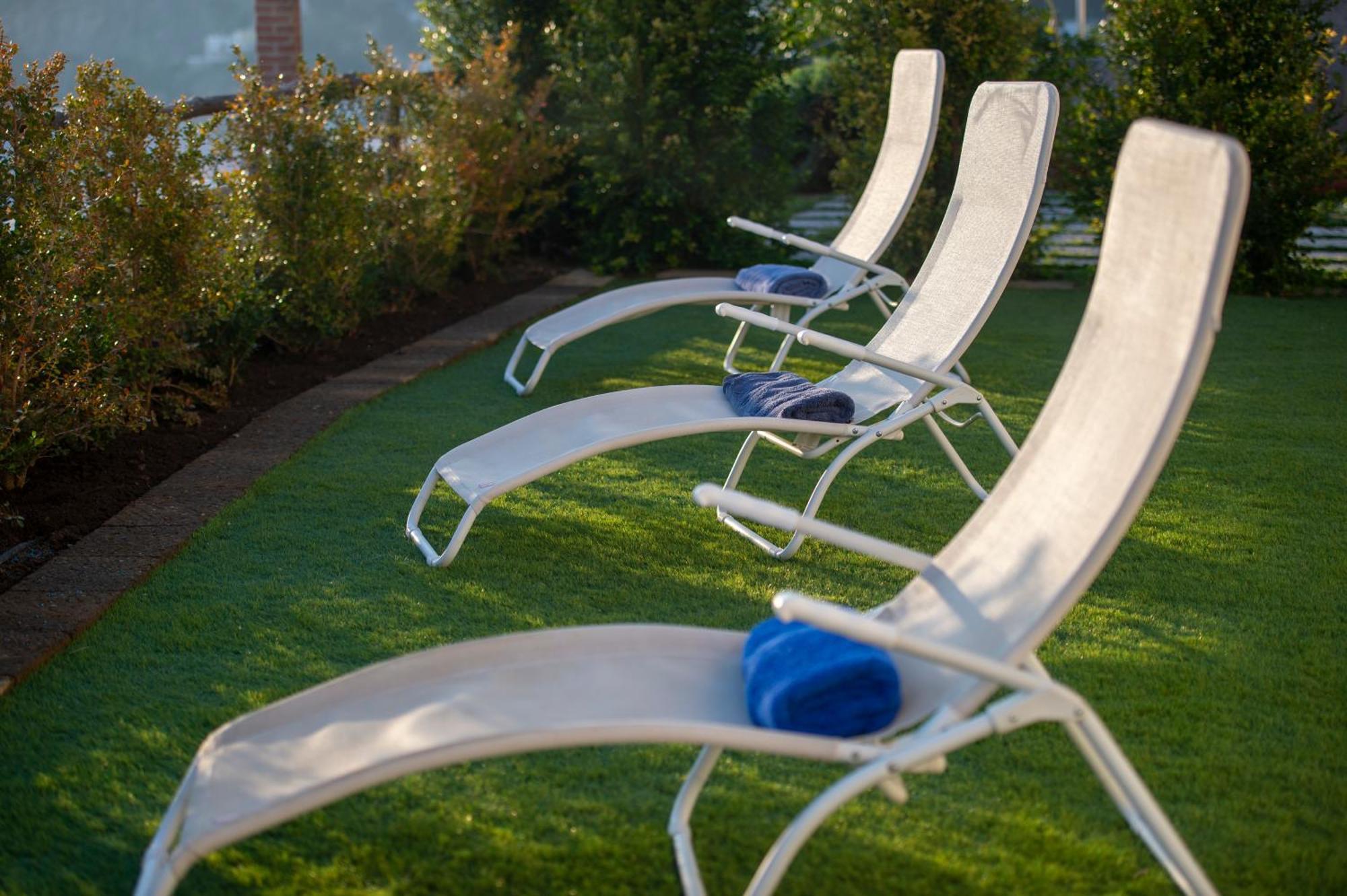Aria Di Mare,Near Elevator, Few Steps, Parking, Garden Apartment Позитано Екстериор снимка