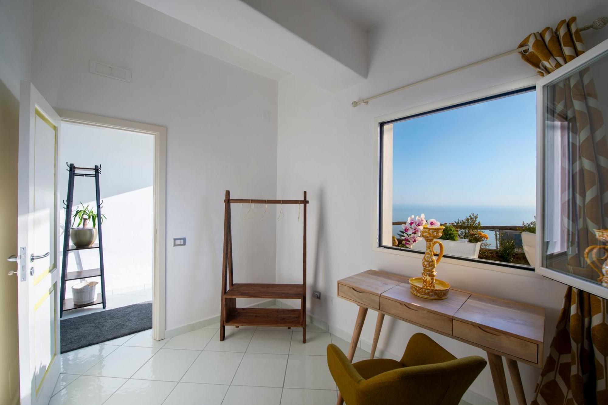 Aria Di Mare,Near Elevator, Few Steps, Parking, Garden Apartment Позитано Екстериор снимка